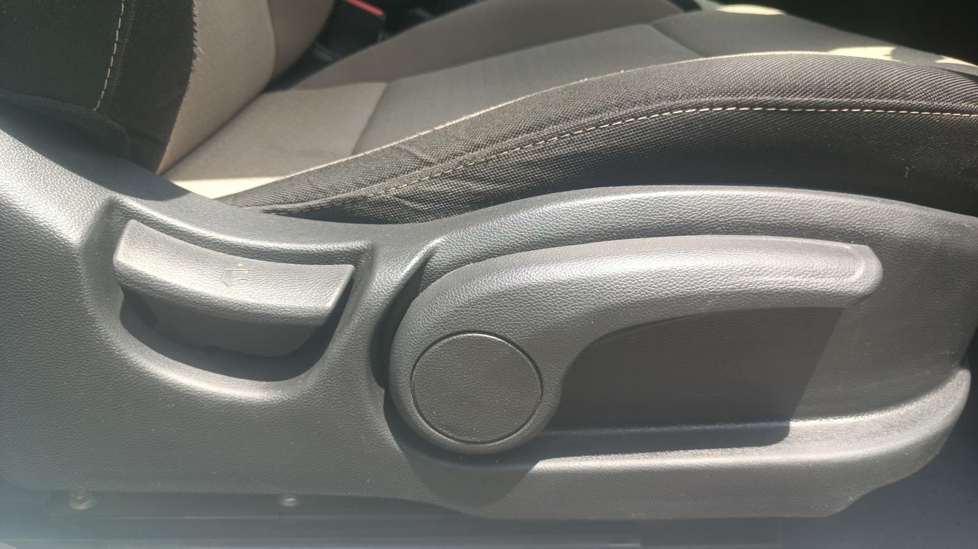 2015 Hyundai Elite i20 ASTA 1.2, Petrol, Manual, 50,385 km, Driver Side Adjustment Panel