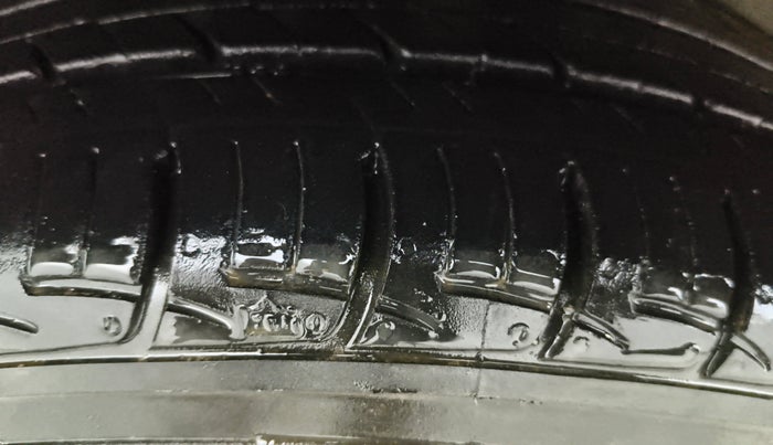 2017 Hyundai Grand i10 MAGNA AT 1.2 KAPPA VTVT, Petrol, Automatic, 38,740 km, Right Rear Tyre Tread