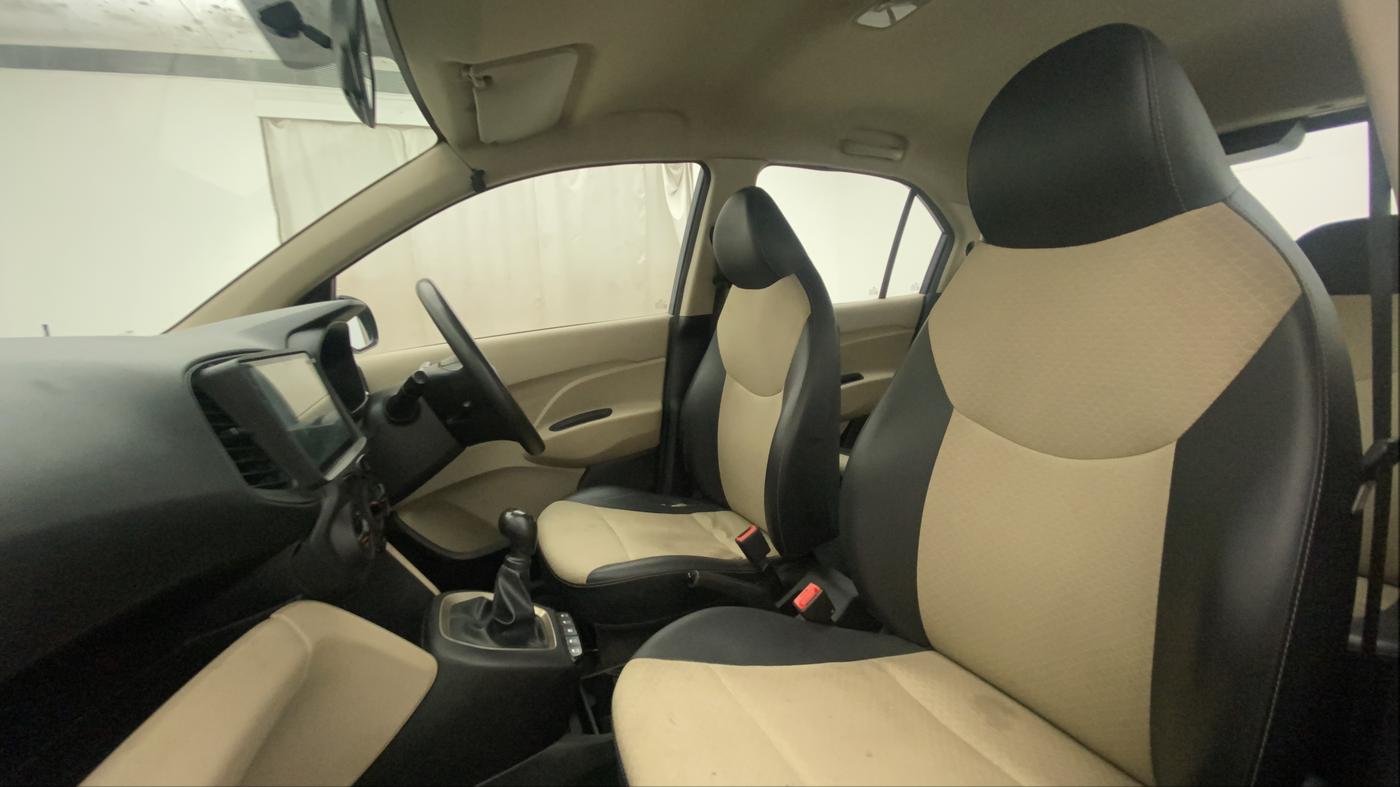 2018 Hyundai NEW SANTRO MAGNA CNG, CNG, Manual, 62,158 km, Right Side Front Door Cabin