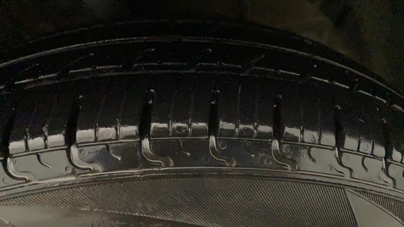 2018 Hyundai NEW SANTRO MAGNA CNG, CNG, Manual, 62,158 km, Left Front Tyre Tread