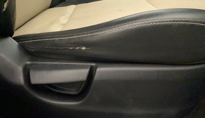 2018 Hyundai NEW SANTRO MAGNA CNG, CNG, Manual, 62,158 km, Driver Side Adjustment Panel