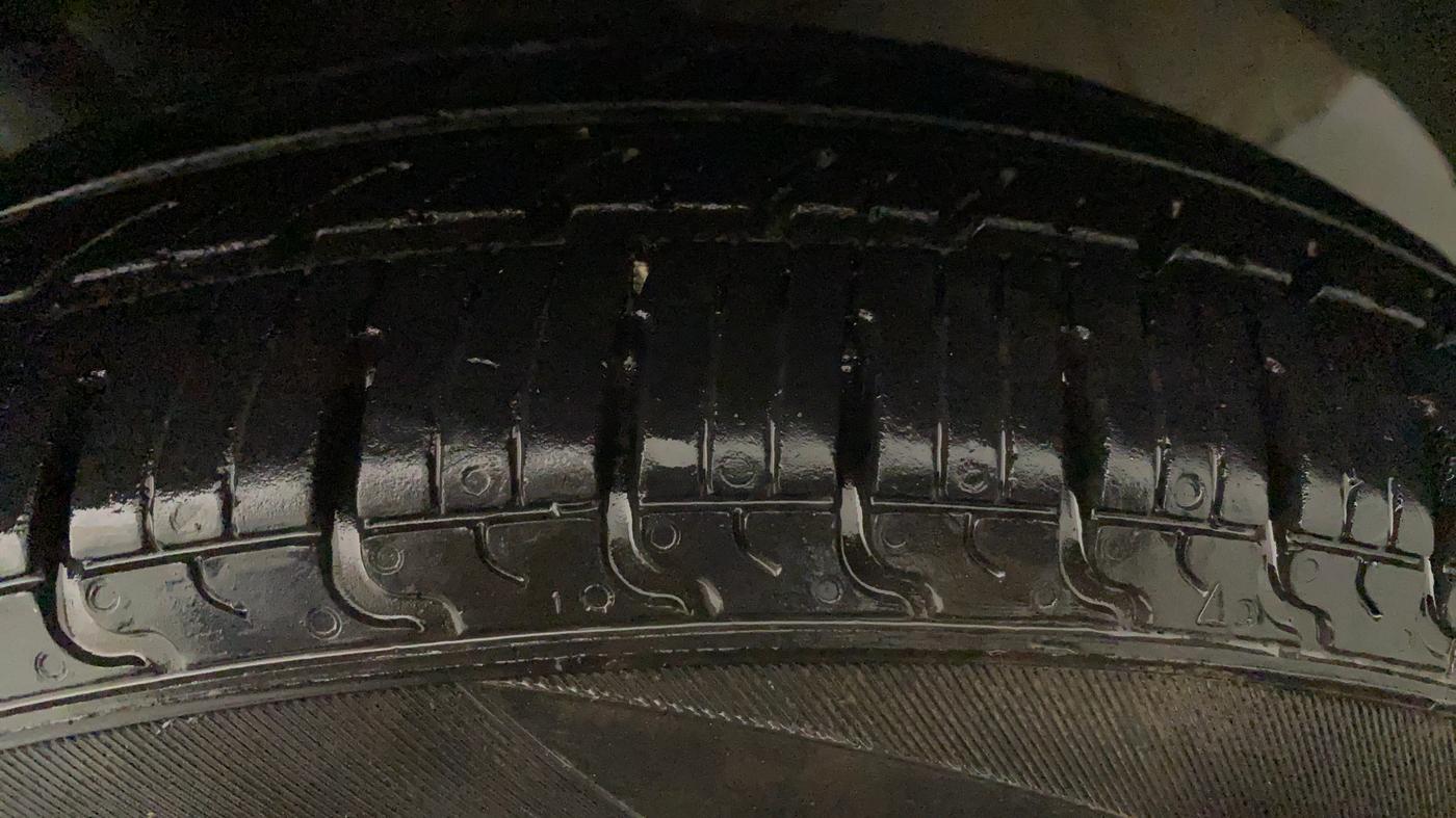 2018 Hyundai NEW SANTRO MAGNA CNG, CNG, Manual, 62,158 km, Left Rear Tyre Tread