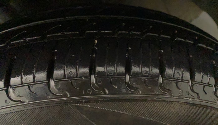 2018 Hyundai NEW SANTRO MAGNA CNG, CNG, Manual, 62,158 km, Left Rear Tyre Tread