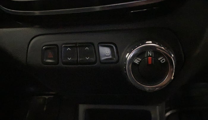 2018 Renault Kwid RXT 1.0 AMT (O), Petrol, Automatic, 41,617 km, Gear Lever