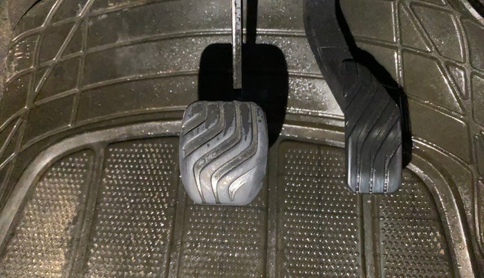 2018 Renault Kwid RXT 1.0 AMT (O), Petrol, Automatic, 41,617 km, Pedals