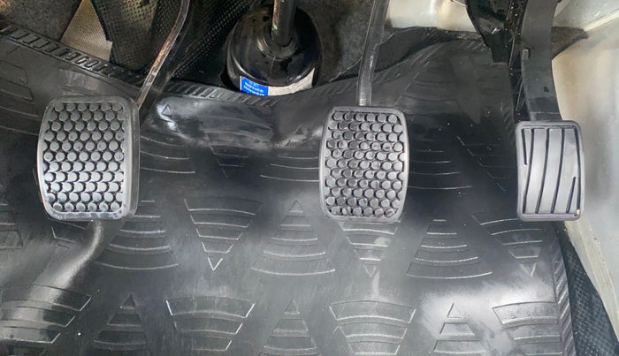 2022 Maruti Eeco 5 STR AC, Petrol, Manual, 18,768 km, Pedals