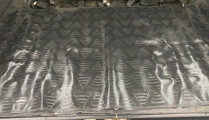 2022 Maruti Eeco 5 STR AC, Petrol, Manual, 18,768 km, Boot Inside