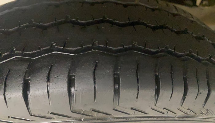 2022 Maruti Eeco 5 STR AC, Petrol, Manual, 18,768 km, Right Rear Tyre Tread