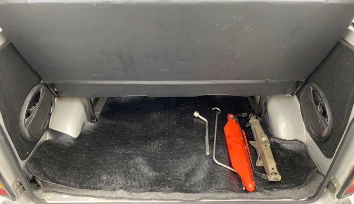 2014 Maruti OMNI E 8 STR, Petrol, Manual, 27,323 km, Boot Inside