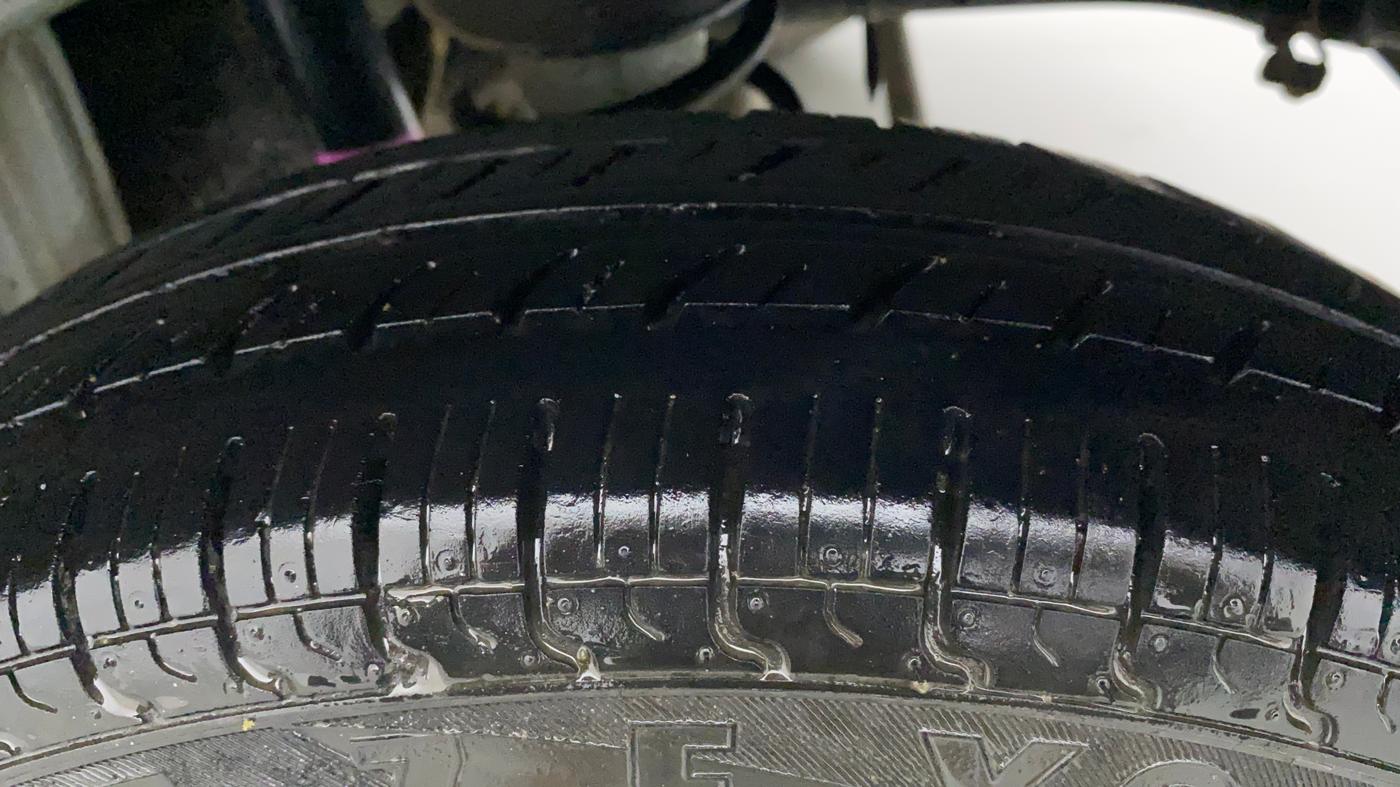 2012 Maruti Alto 800 LXI, CNG, Manual, 91,838 km, Left Rear Tyre Tread
