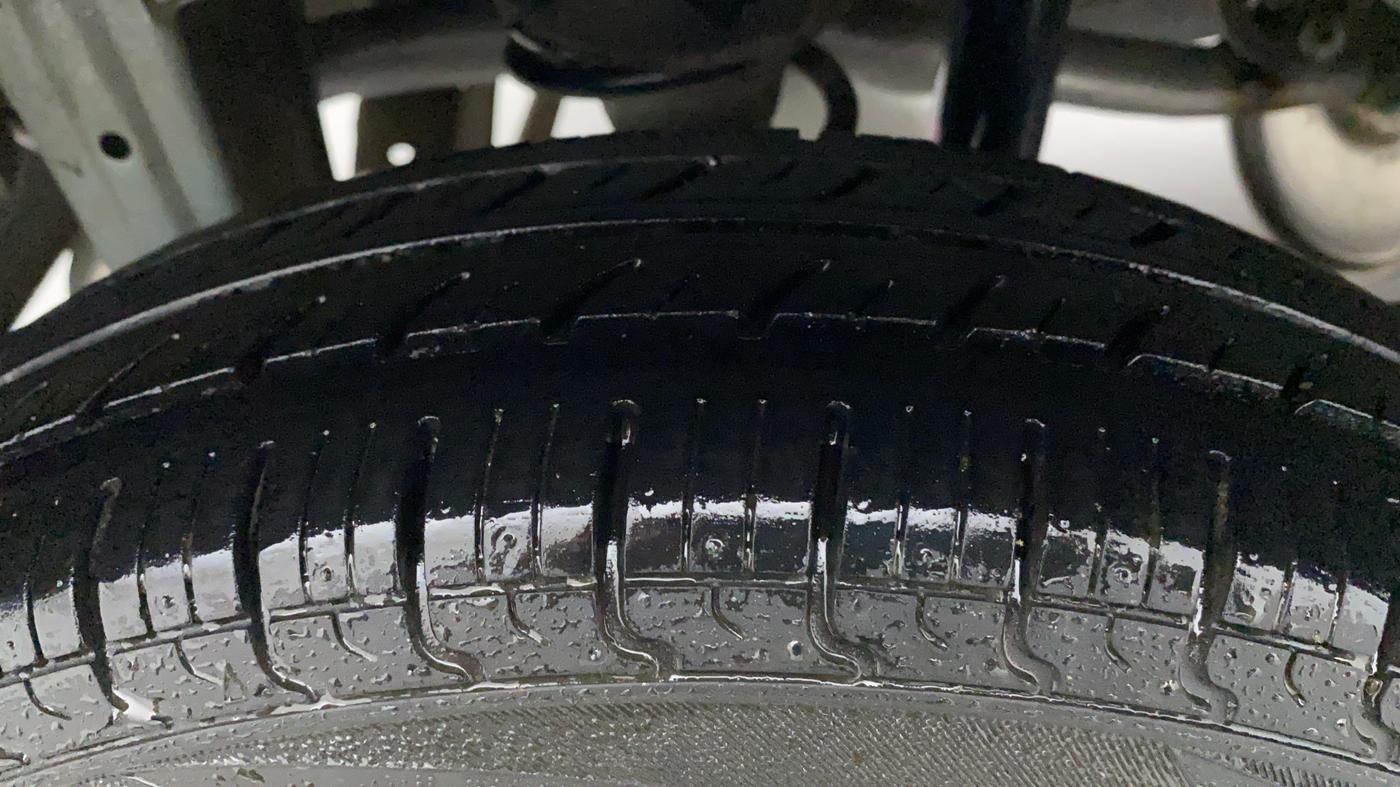 2012 Maruti Alto 800 LXI, CNG, Manual, 91,838 km, Right Rear Tyre Tread
