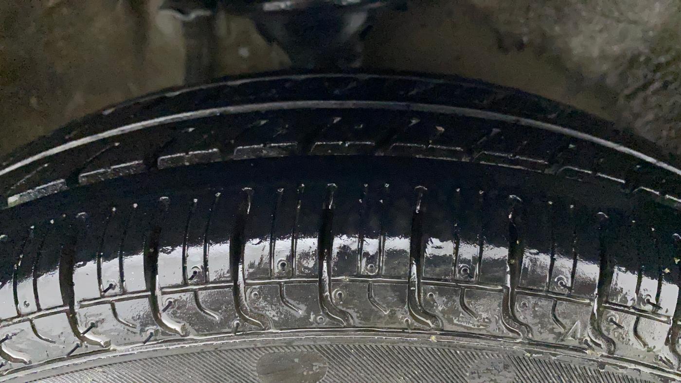 2012 Maruti Alto 800 LXI, CNG, Manual, 91,838 km, Right Front Tyre Tread