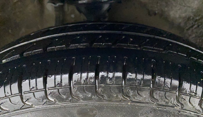 2012 Maruti Alto 800 LXI, CNG, Manual, 91,838 km, Right Front Tyre Tread