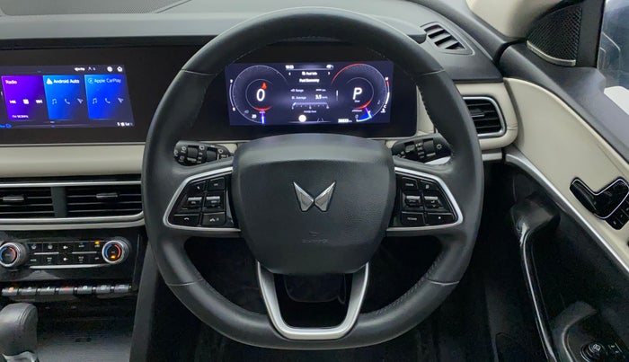 2022 Mahindra XUV700 AX 7 LUXURY D AWD AT 7 STR, Diesel, Automatic, 39,080 km, Steering Wheel Close Up