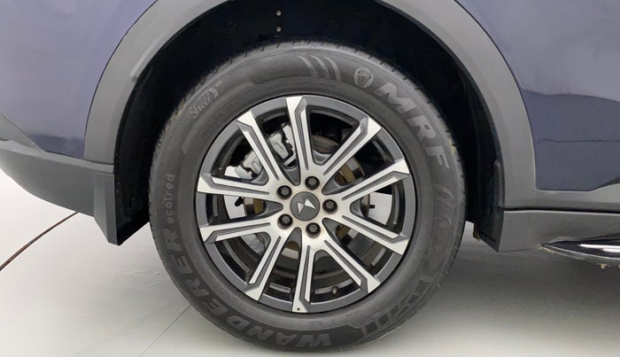 2022 Mahindra XUV700 AX 7 LUXURY D AWD AT 7 STR, Diesel, Automatic, 39,080 km, Right Rear Wheel