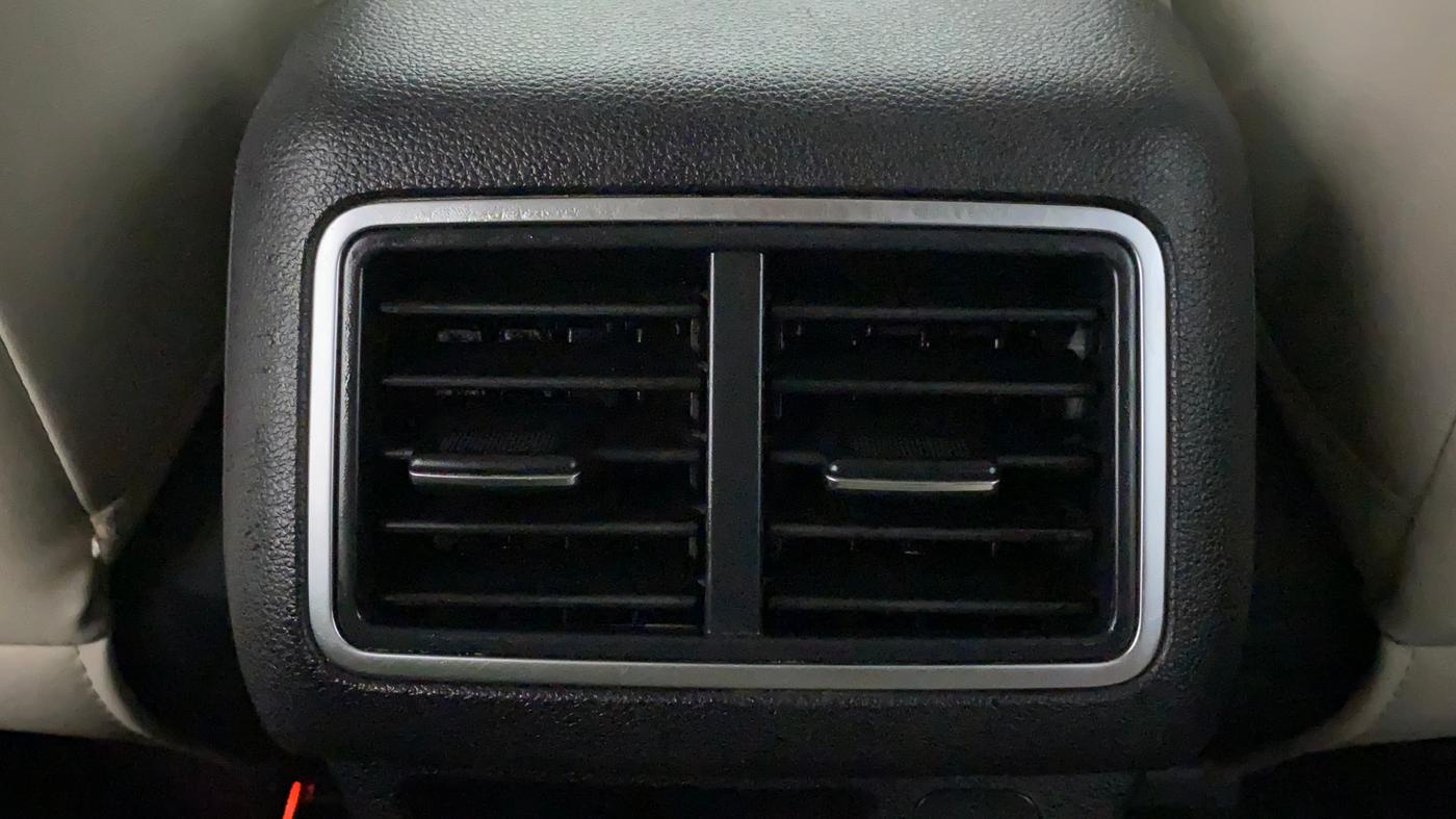 2022 Mahindra XUV700 AX 7 LUXURY D AWD AT 7 STR, Diesel, Automatic, 39,080 km, Rear AC Vents