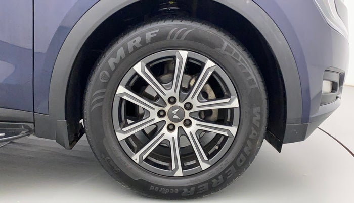2022 Mahindra XUV700 AX 7 LUXURY D AWD AT 7 STR, Diesel, Automatic, 39,080 km, Right Front Wheel