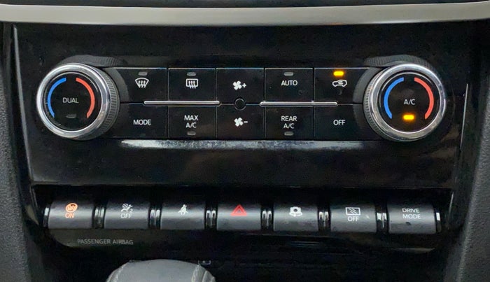 2022 Mahindra XUV700 AX 7 LUXURY D AWD AT 7 STR, Diesel, Automatic, 39,080 km, Automatic Climate Control