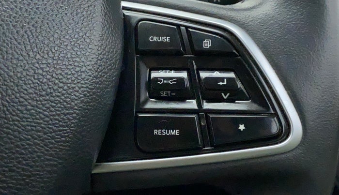 2022 Mahindra XUV700 AX 7 LUXURY D AWD AT 7 STR, Diesel, Automatic, 39,080 km, Adaptive Cruise Control