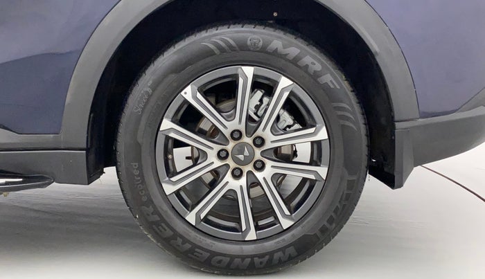 2022 Mahindra XUV700 AX 7 LUXURY D AWD AT 7 STR, Diesel, Automatic, 39,080 km, Left Rear Wheel
