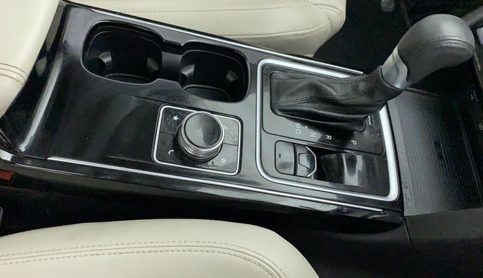 2022 Mahindra XUV700 AX 7 LUXURY D AWD AT 7 STR, Diesel, Automatic, 39,080 km, Gear Lever