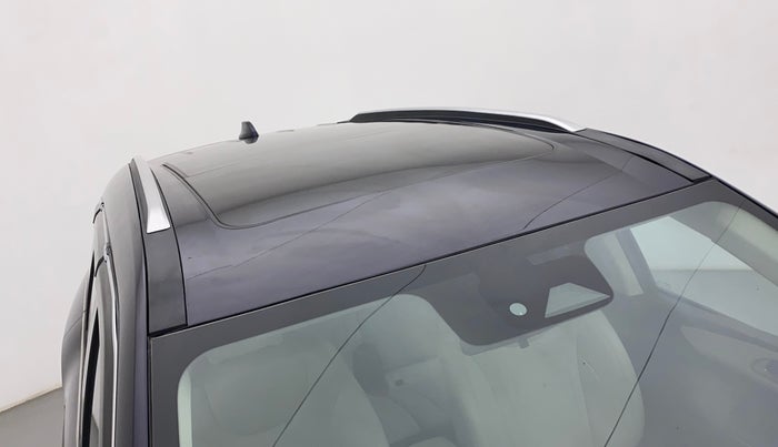 2022 Mahindra XUV700 AX 7 LUXURY D AWD AT 7 STR, Diesel, Automatic, 39,080 km, Roof