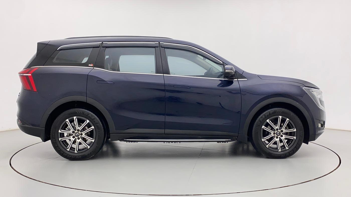 2022 Mahindra XUV700 AX 7 LUXURY D AWD AT 7 STR, Diesel, Automatic, 39,080 km, Right Side View