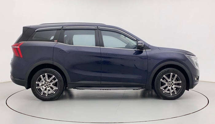 2022 Mahindra XUV700 AX 7 LUXURY D AWD AT 7 STR, Diesel, Automatic, 39,080 km, Right Side View