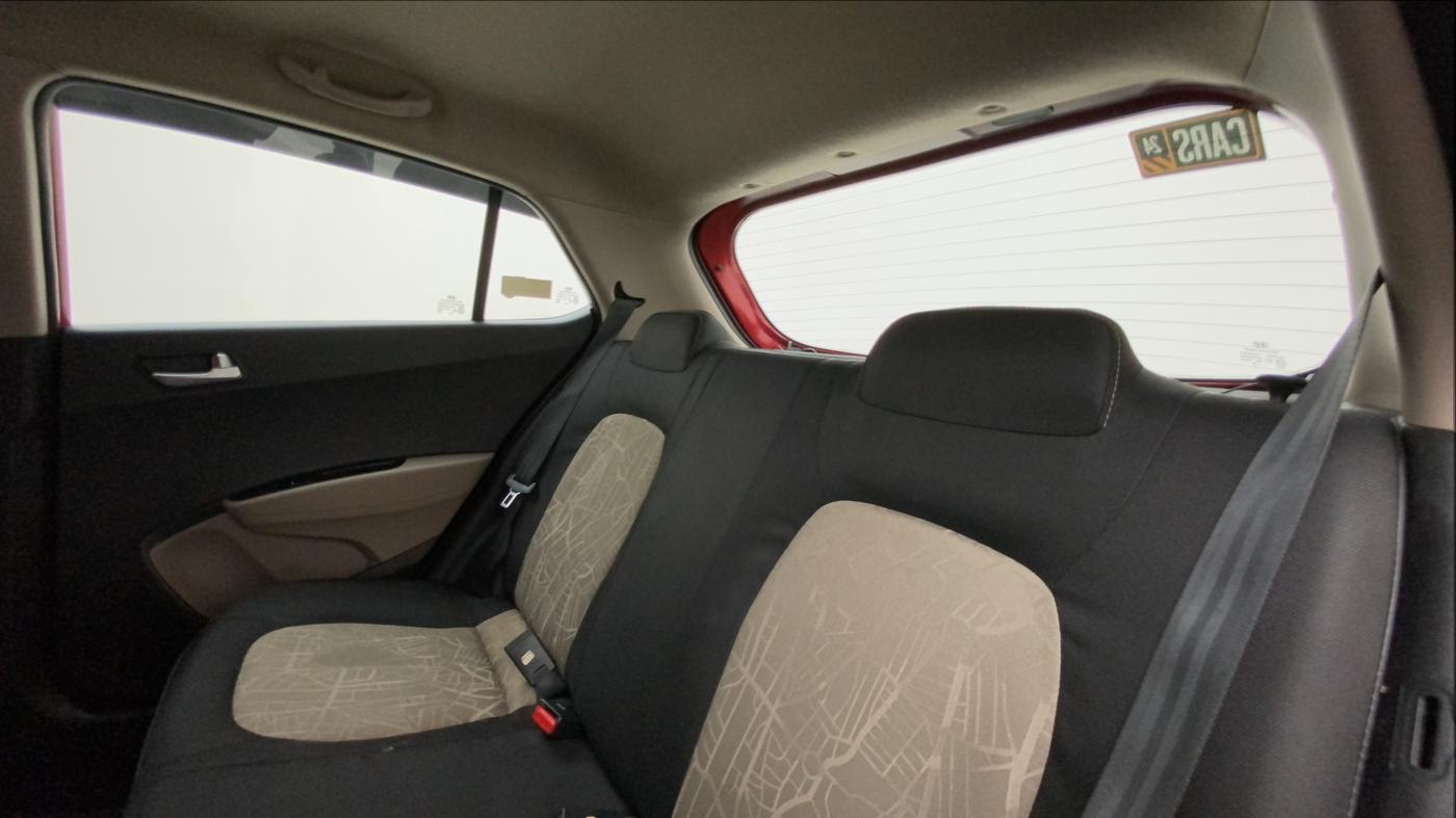 2017 Hyundai Grand i10 SPORTZ AT 1.2 KAPPA VTVT, Petrol, Automatic, 47,224 km, Right Side Rear Door Cabin