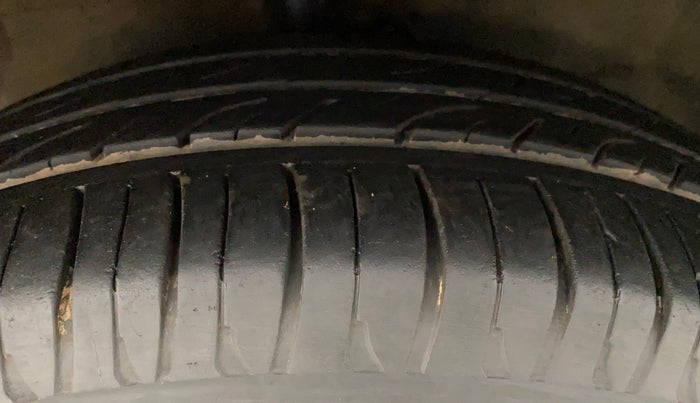 2017 Hyundai Grand i10 SPORTZ AT 1.2 KAPPA VTVT, Petrol, Automatic, 47,224 km, Left Front Tyre Tread