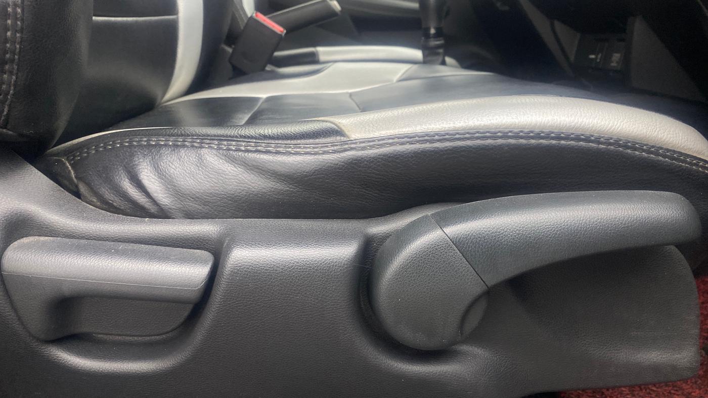2017 Honda WR-V 1.2L I-VTEC VX MT, Petrol, Manual, 79,054 km, Driver Side Adjustment Panel