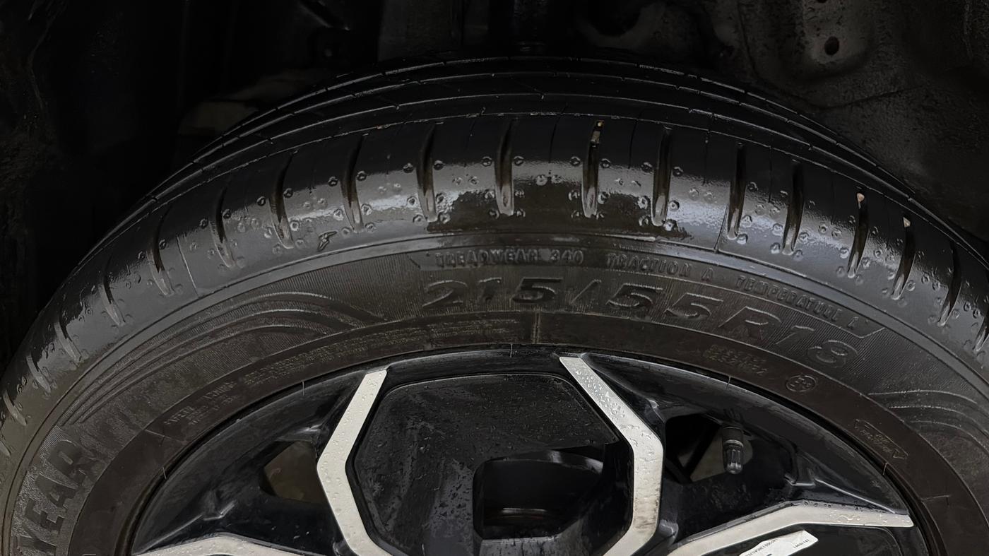 2025 Tata Curvv Accomplished S 1.2 Petrol 7DCA, Petrol, Automatic, 27,791 km, Right Rear Tyre Tread