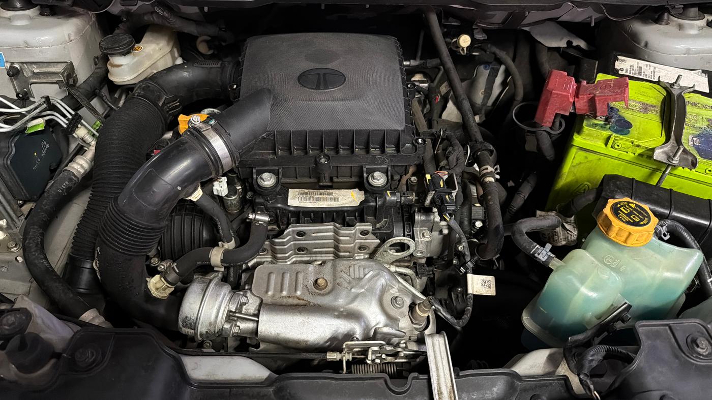 2025 Tata Curvv Accomplished S 1.2 Petrol 7DCA, Petrol, Automatic, 27,791 km, Engine View