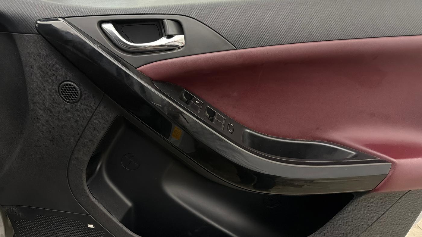 2025 Tata Curvv Accomplished S 1.2 Petrol 7DCA, Petrol, Automatic, 27,791 km, Driver Side Door Panels Control