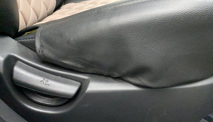 2018 Hyundai Grand i10 SPORTZ (O) 1.2 KAPPA VTVT, Petrol, Manual, 28,031 km, Driver Side Adjustment Panel