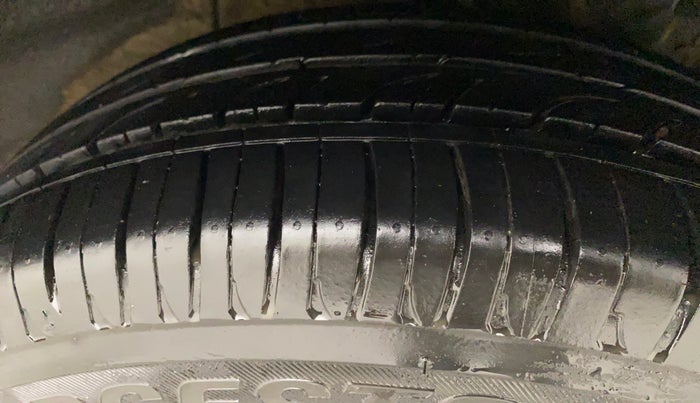 2018 Hyundai Grand i10 SPORTZ (O) 1.2 KAPPA VTVT, Petrol, Manual, 28,031 km, Left Rear Tyre Tread