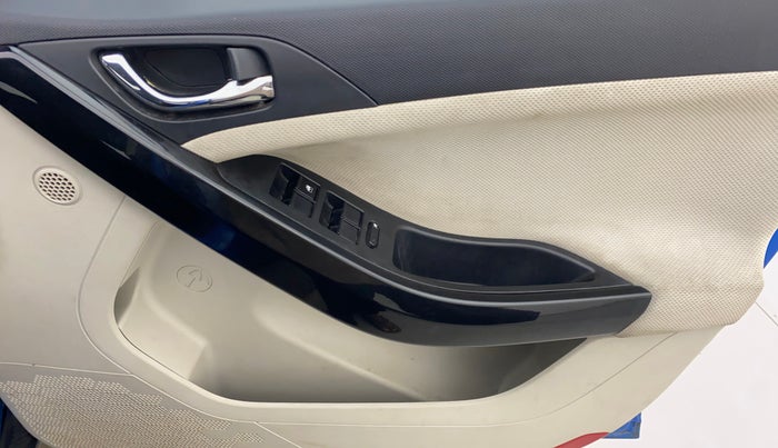 2020 Tata NEXON XZA PLUS SUNROOF PETROL, Petrol, Automatic, 78,536 km, Driver Side Door Panels Control