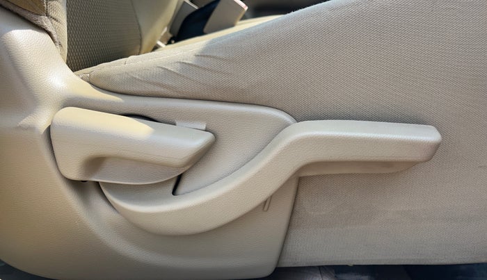 2015 Honda Brio VX AT, Petrol, Automatic, 80,015 km, Driver Side Adjustment Panel