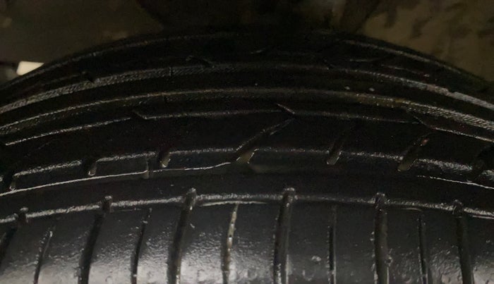 2021 Maruti Swift ZXI, Petrol, Manual, 50,059 km, Left Front Tyre Tread