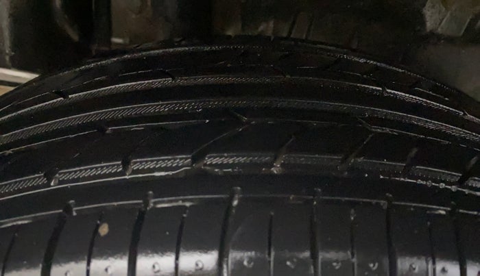 2021 Maruti Swift ZXI, Petrol, Manual, 50,059 km, Right Rear Tyre Tread