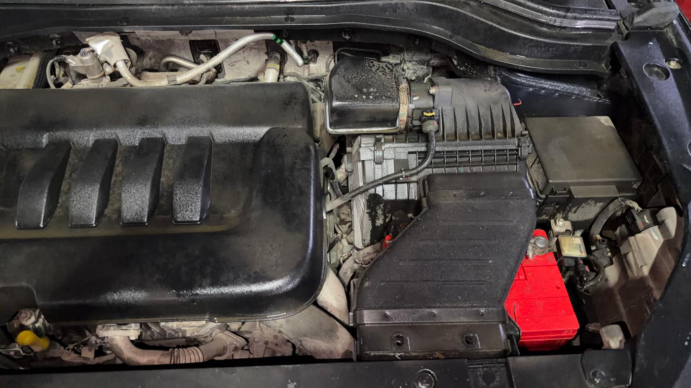 2022 Mahindra XUV700 AX 5 D AT 5 STR, Diesel, Automatic, 50,005 km, Engine View - Left