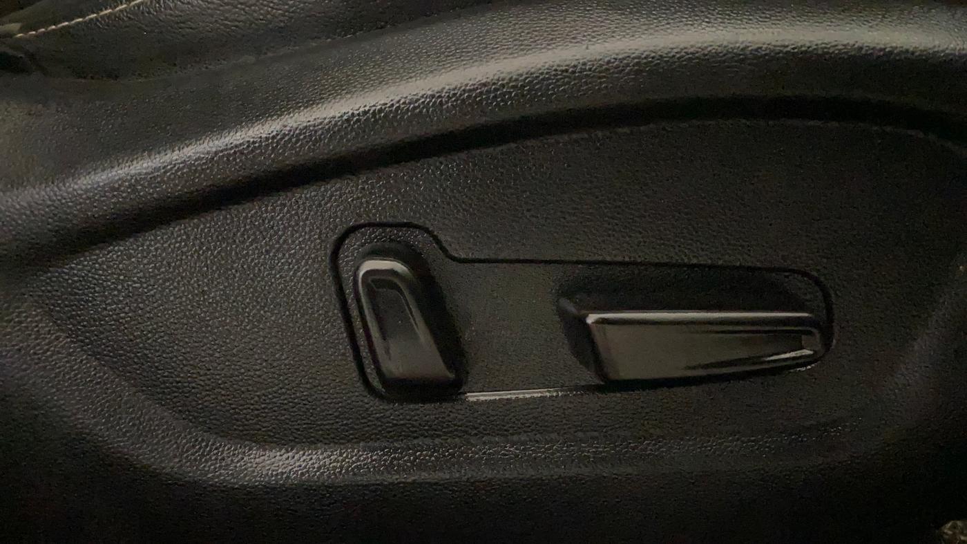 2019 Hyundai Creta SX (O) EXECUTIVE 1.6 PETROL, Petrol, Manual, 82,325 km, Driver Side Adjustment Panel