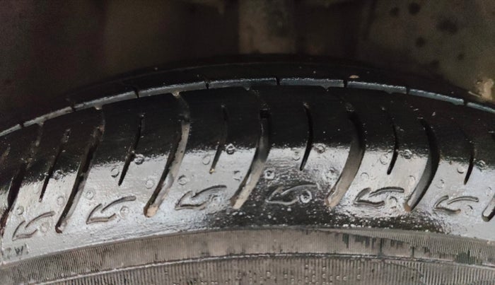 2018 Maruti Baleno DELTA PETROL 1.2, Petrol, Manual, 46,954 km, Right Front Tyre Tread
