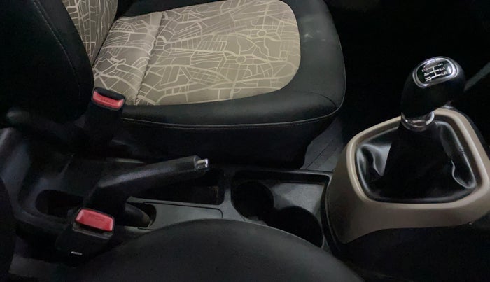 2016 Hyundai Grand i10 SPORTZ 1.2 KAPPA VTVT, Petrol, Manual, 40,629 km, Gear Lever