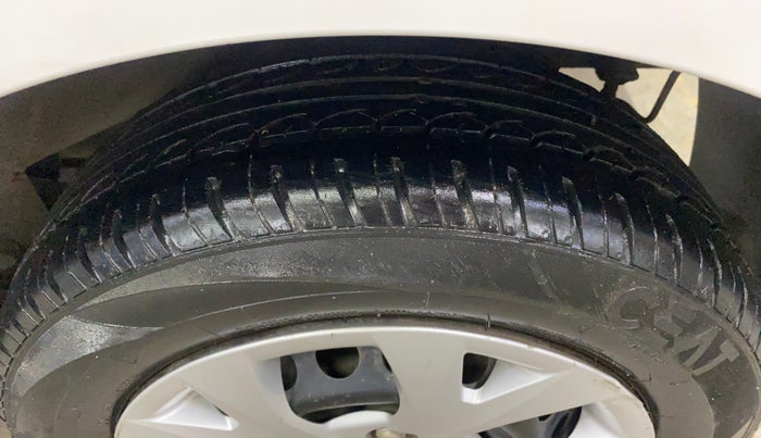 2016 Hyundai Grand i10 SPORTZ 1.2 KAPPA VTVT, Petrol, Manual, 40,629 km, Left Rear Tyre Tread