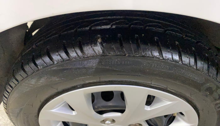 2016 Hyundai Grand i10 SPORTZ 1.2 KAPPA VTVT, Petrol, Manual, 40,629 km, Right Rear Tyre Tread