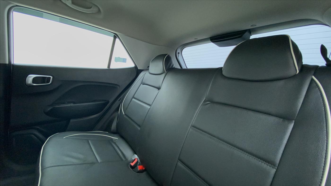 2021 Hyundai VENUE S MT 1.2 KAPPA, Petrol, Manual, 5,815 km, Right Side Door Cabin View
