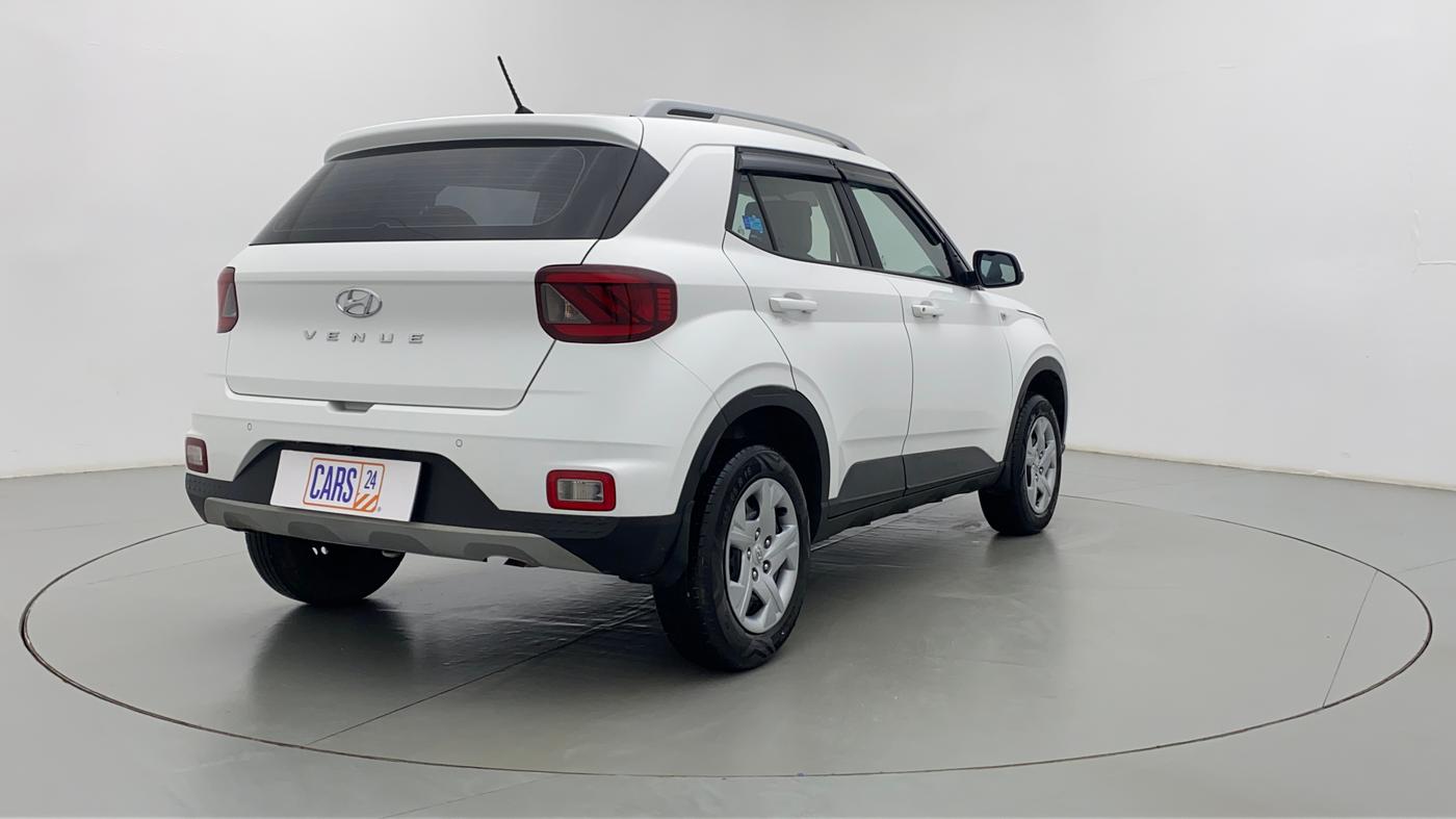 2021 Hyundai VENUE S MT 1.2 KAPPA, Petrol, Manual, 5,815 km, Right Back Diagonal (45- Degree) View
