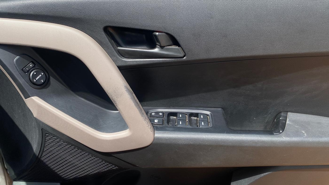 2017 Hyundai Creta E PLUS 1.4 DIESEL, Diesel, Manual, 75,877 km, Driver Side Door Panels Control