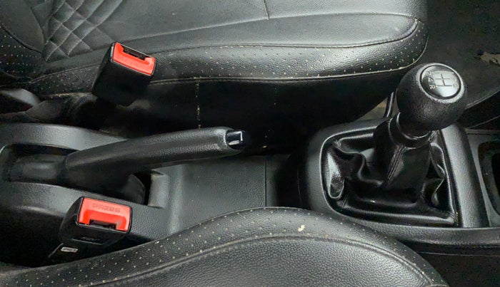 2017 Maruti Swift LXI (O), CNG, Manual, 42,741 km, Gear Lever